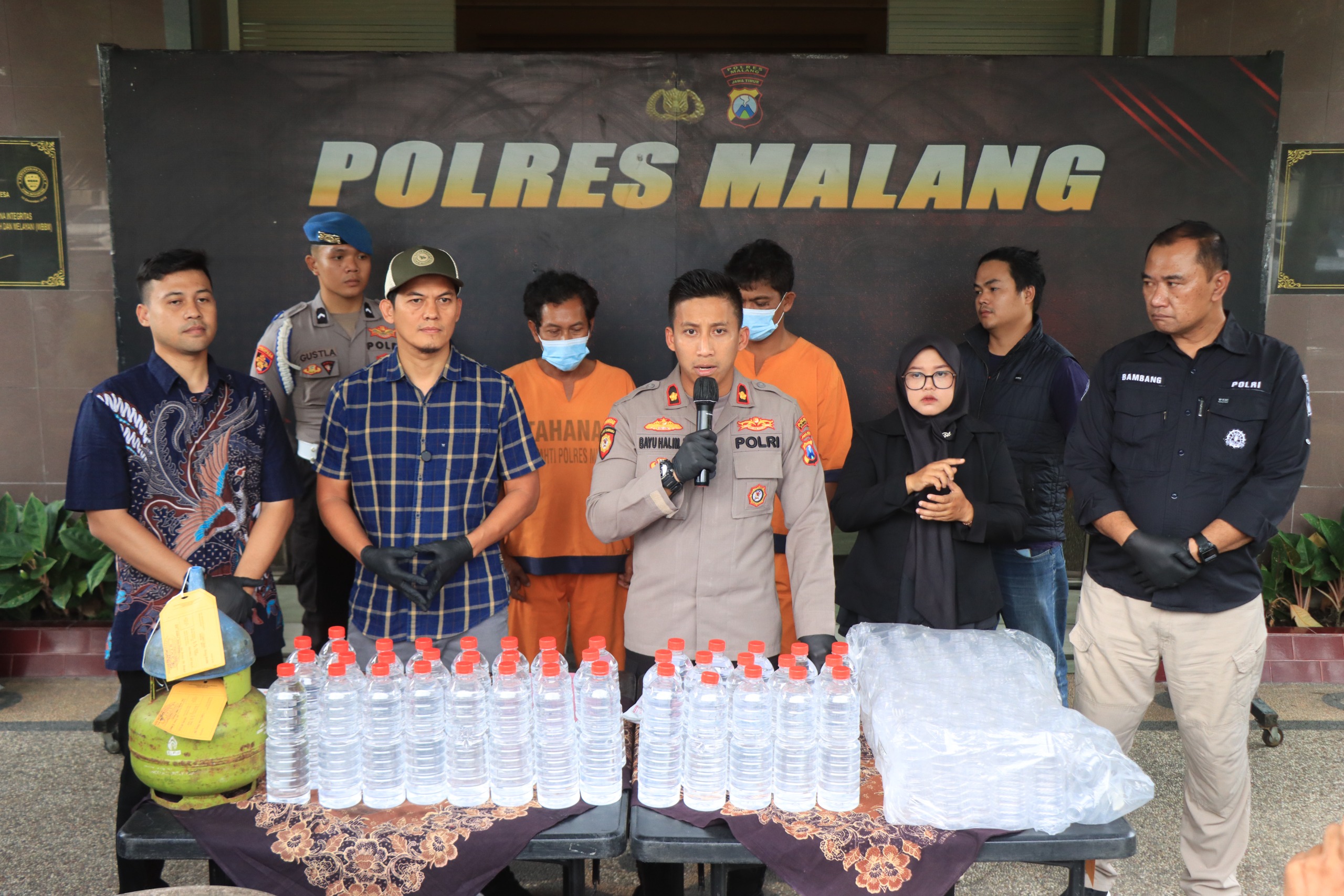 Pabrik Miras Oplosan Digerebek di Malang, 260 Liter Trobas Disita