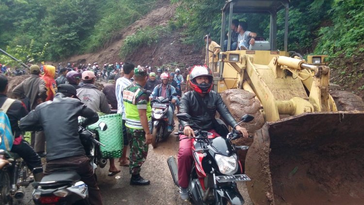 Longsor di Cisewu Garut, 4 Orang Ditemukan Meninggal Dunia